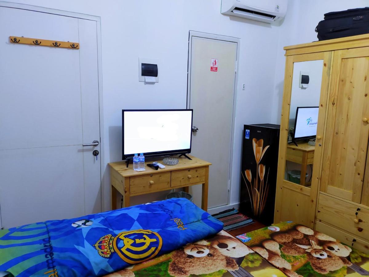 Aero Room Tangerang Exteriör bild