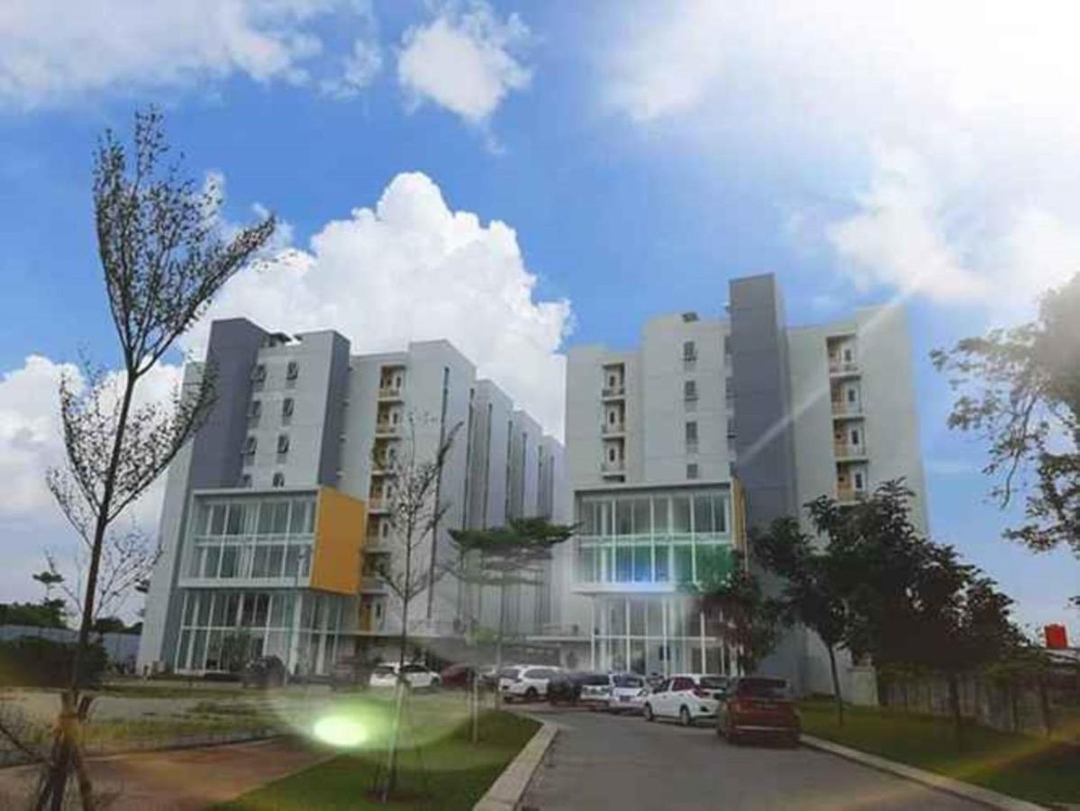 Aero Room Tangerang Exteriör bild